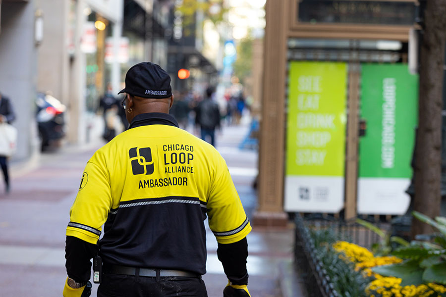 Loop North News - Loop 'Street Team' expands to assist Metra commuters
